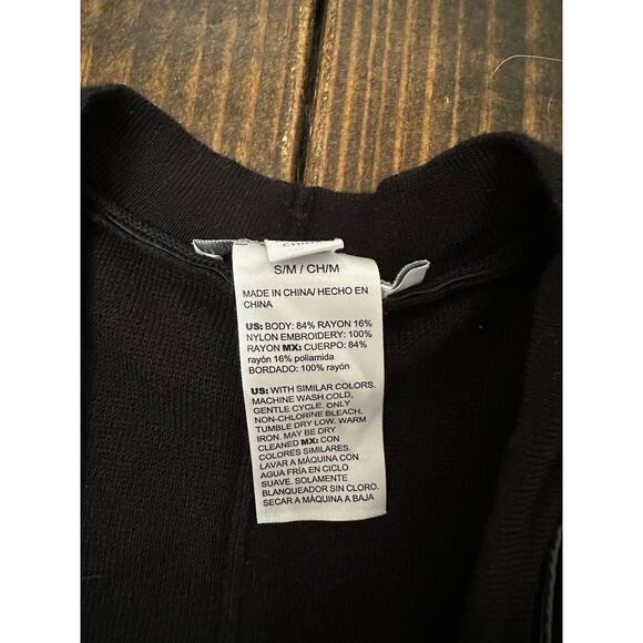 Chico’s Embroidered Eyelet sweater Ruana size SM - Picture 9 of 13